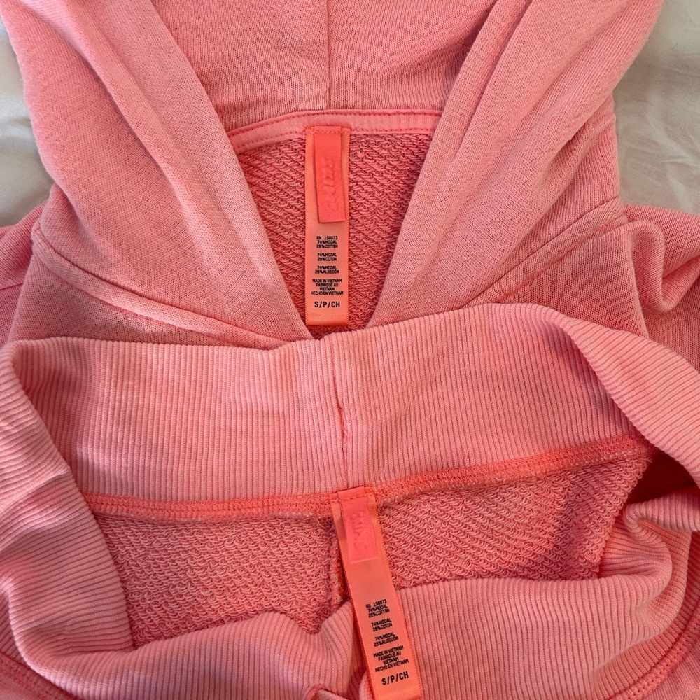 SKIMS Pink set - Picture 2 of 4